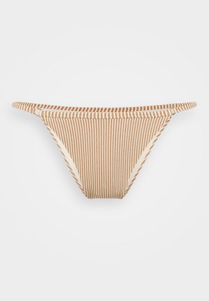 Parte inferior de bikini a rayas que presenta líneas verticales en marrón y crema, con tirantes finos y un diseño sin costuras con una textura suave.