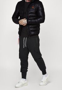 SIKSILK Allvädersjacka - black