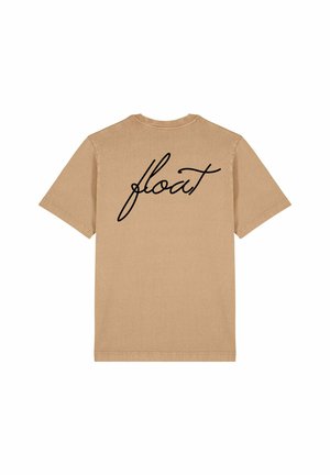 Tan katoenen t-shirt met korte mouwen, een ronde halslijn en een zwart cursieve "float" op de achterkant gedrukt.