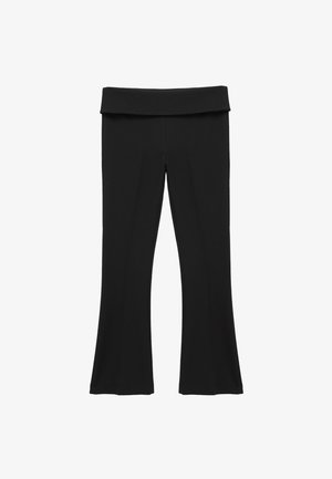 Mustat levenevät housut laajalla elastisella vyötärönauhalla, joissa on siisti muotoilu ja sileä kuitu, sopivat sekä arkisiin että juhlallisiin tilaisuuksiin.