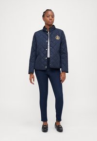 Lauren Ralph Lauren Petite CREST PATCH QUILTED MOCKNECK JACKET - Lengva striukė - dark navy