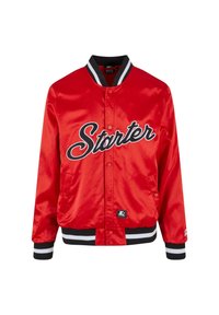Rød satin varsity-jakke med "Starter"-logo i sort, hvide stribede ribkanter på ærmer og linning, trykknapper foran og sidelommer.