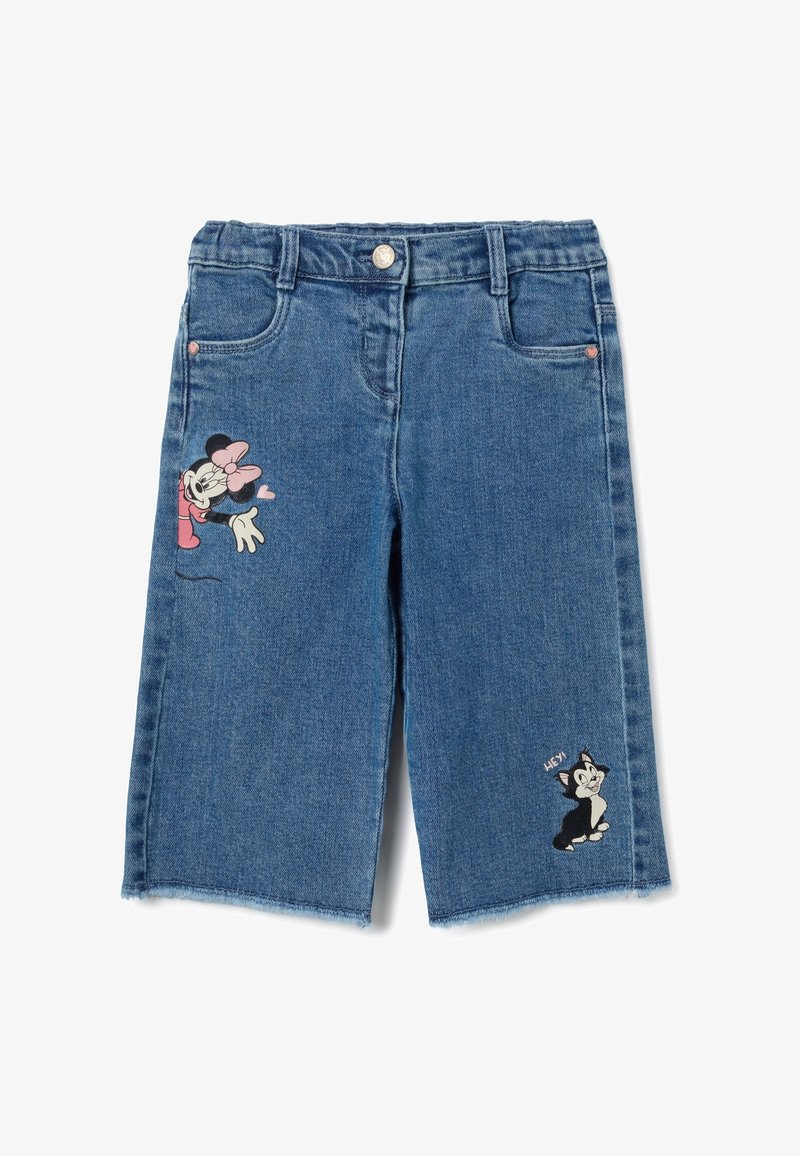 Pantalones cortos de denim con un lavado azul claro. Presenta bordados en la parte frontal de Minnie Mouse en rosa y un gato negro. Detalle de dobladillo desgastado.