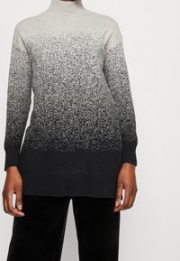 Marks & Spencer Sweter
