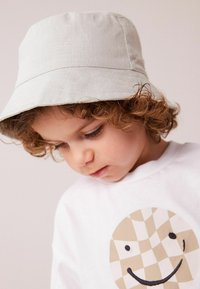 Next BUCKET Regular Fit - Kalap - neutral
