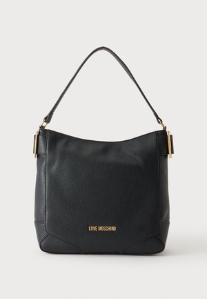 Sort tekstureret læder skuldertaske med guld "LOVE MOSCHINO" logo og guldfarvede beslag på stropfittings.