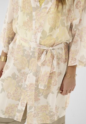 Cream, CRDANICA KIMONO - Leichte Jacke - lemon flower