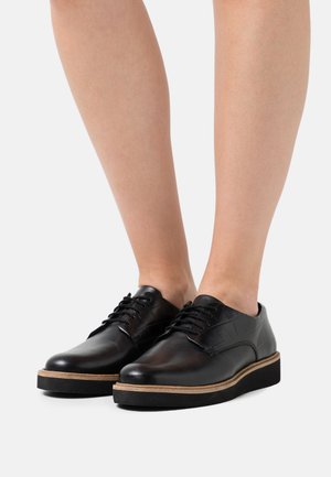 BAILLE STITCH - Lace-ups - black