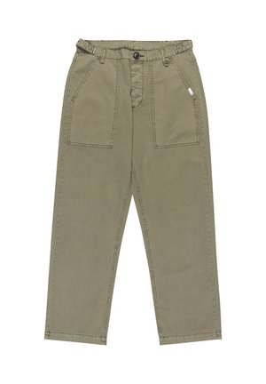 Khaki katoenen broek met rechte pijpen, voorzien van twee grote voorzakken en een enkele zijzak, afgewerkt met een knoopsluiting.