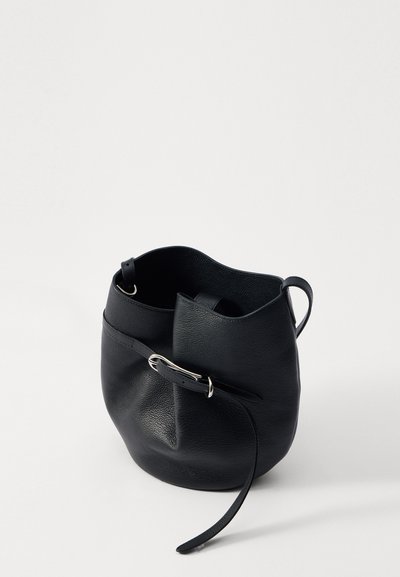 Liffner BELTED BUCKET BAG - Mala a tiracolo - black