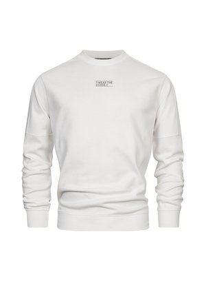 Weißes Sweatshirt aus Baumwollmischung mit Rundhalsausschnitt, langen Ärmeln und einem kleinen Drucketikett auf der Brust. Glatte Textur.