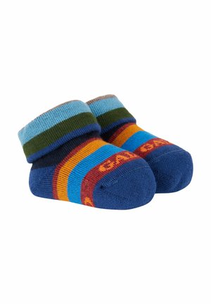 Calzini in cotone lavorati a maglia con una base blu, caratterizzati da strisce multicolori in arancione, giallo, verde e marrone. Design con risvolto per una vestibilità ottimale.