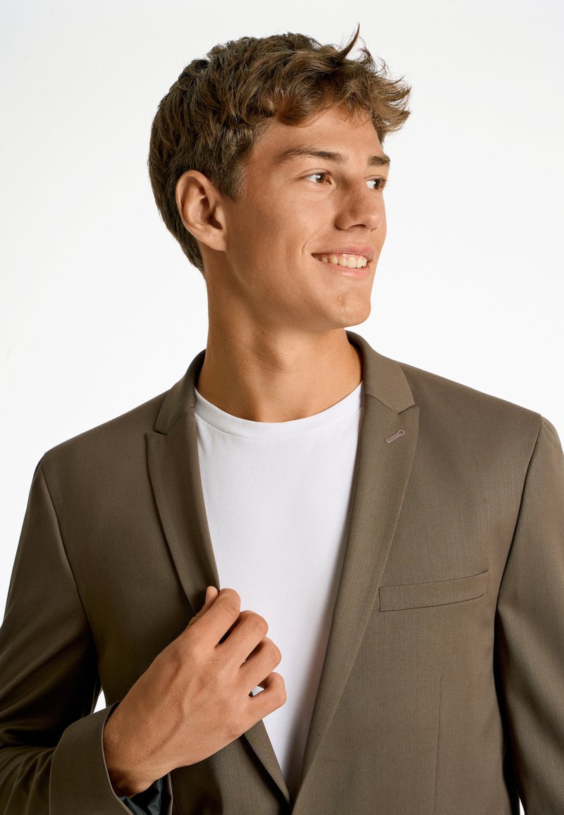 Junk De Luxe Suit jacket dk sand/camel Zalando