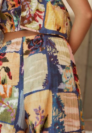 Next WIDE  - Housut - blue patch print