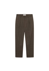 Brown plaid trousers with pleats, made from textured material. Features a fitted waistband and tapered legs for a tailored look.