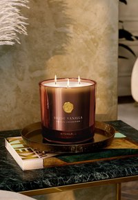 Rituals SCENTED CANDLE XL - SUEDE VANILLA PRIVATE COLLECTION - COMFORT - Duftkerze