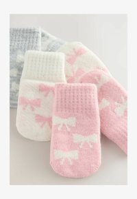 Selected, dusky pink