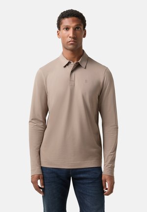 - Koszulka polo