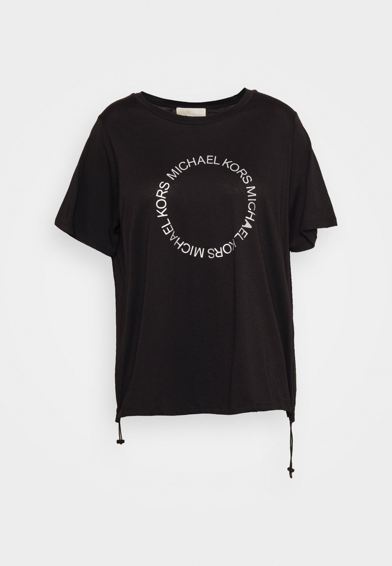 Camiseta de algodón negra con un diseño de logo redondo que dice "MICHAEL KORS" en texto blanco. Manga corta y cordón ajustable en el dobladillo.