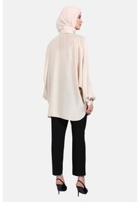 Modanisa REFKA - Overhemdblouse - vanilla