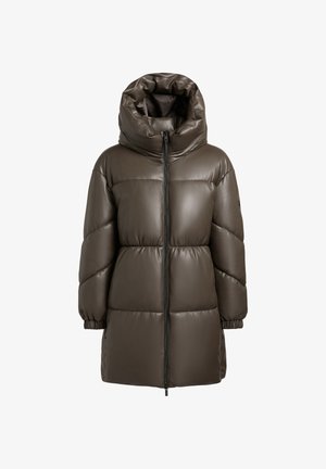 Abrigo acolchado marrón con cuello alto, cremallera de longitud completa y puños elásticos. Presenta una textura brillante y suave con un diseño acolchado.