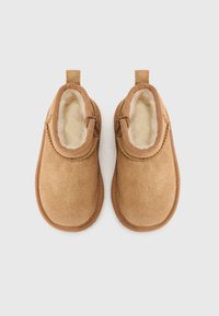 UGG CLASSIC DAZZLE - Snowboots  - chestnut