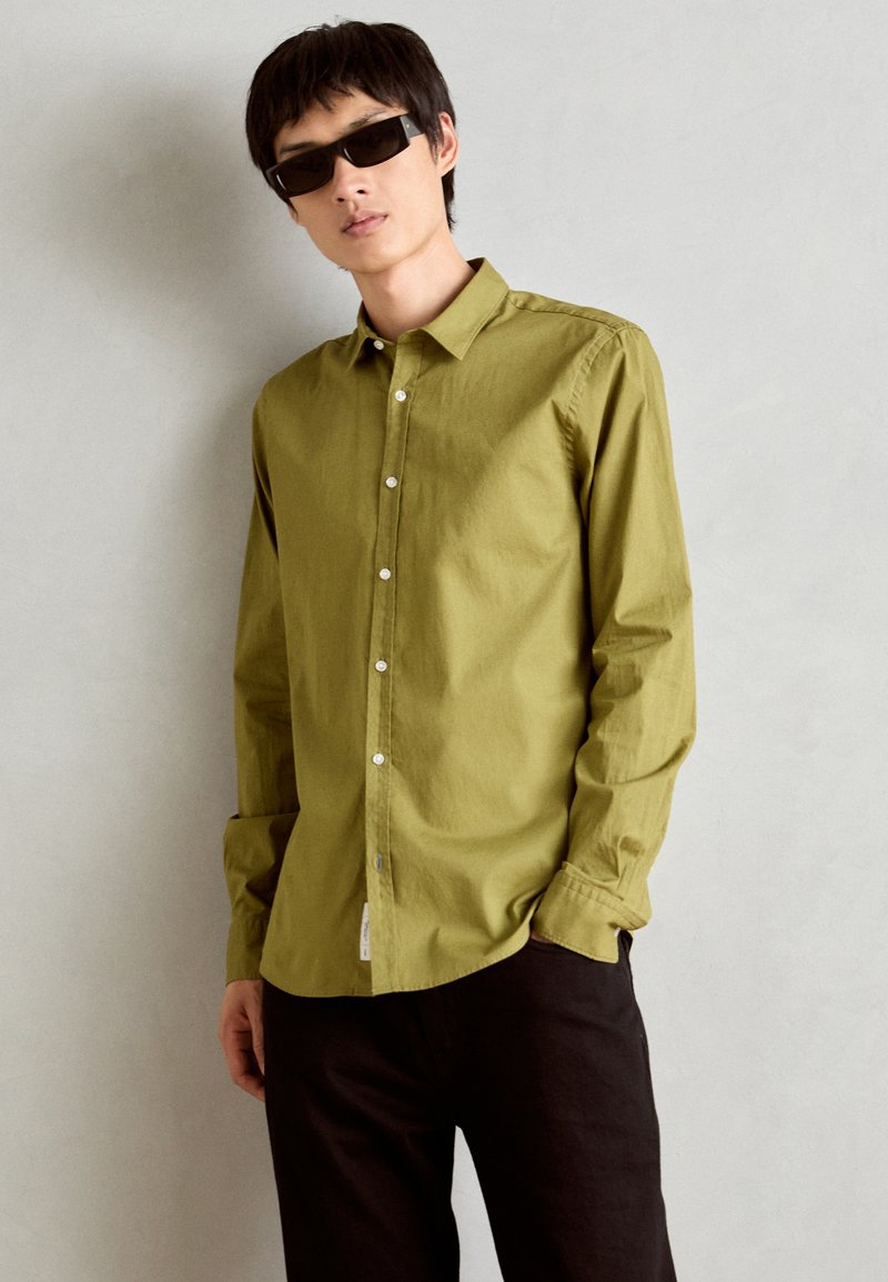 Scotch & Soda SEASONAL ESSENTIALS SOLID SHIRT - Zakelijk overhemd - moss green