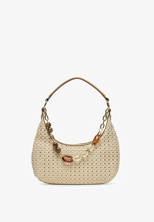 Béžová tkaná kabelka s krátkým koženým úchytem a dekorativním řetízkem s hnědými korálky a jantarovými články.