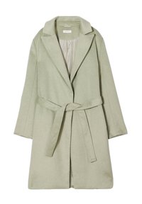 Manteau vert clair ceinturé en tissu doux, doté d'un col à revers, de longues manches et d'une ouverture frontale dissimulée. Finition texturée, longueur genoux.
