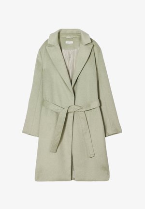 Manteau vert clair ceinturé en tissu doux, doté d'un col à revers, de longues manches et d'une ouverture frontale dissimulée. Finition texturée, longueur genoux.