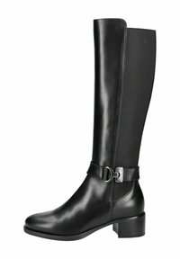 Bottes en cuir noir jusqu'aux genoux avec des côtés élastiques, des bouts arrondis, des talons moyens et une boucle métallique décorative.