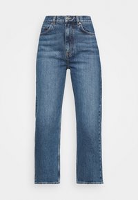 Högmidjade blå denimjeans med rak benpassform. Har fem fickor, framknäppning med knapp och subtil vit sömnad.