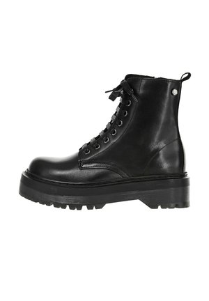 - Ankle boot