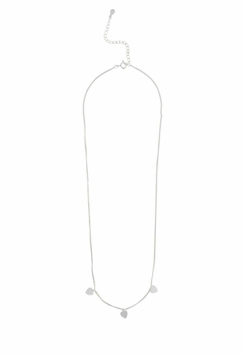 Strieborný kovový náhrdelník s jemným reťazcom a tromi srdcovo tvarovanými ozdobami rovnomerne rozmiestnenými vpredu. Dĺžka nastaviteľná so zapínaním.