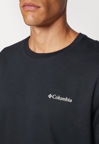 Columbia NORTH CASCADES™ SHORT SLEEVE TEE - Apdrukāts T-krekls - black