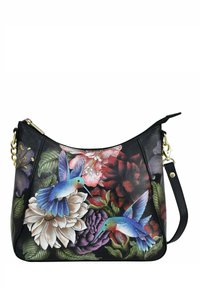 Hobo-Tasche aus schwarzem Leder mit bunten Blumen- und Kolibri-Motiven. Verfügt über einen Schultergurt und goldfarbene Hardware-Details.