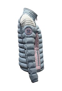 Leichte, gepolsterte Jacke in Hellblau mit einem weißen und rosa Panel. Sie verfügt über einen hohen Kragen, ein Reißverschlussfach und ein rundes Logo mit der Nummer 52.
