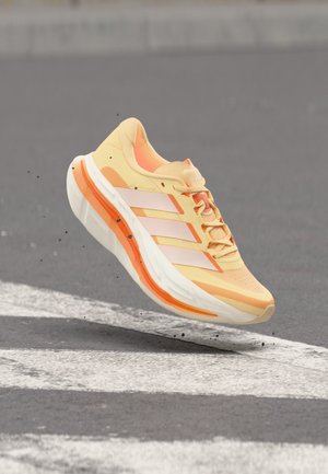 adidas Performance, ADISTAR BYD 2 - Scarpe da corsa su strada - acid orange/chalk white/beam orange