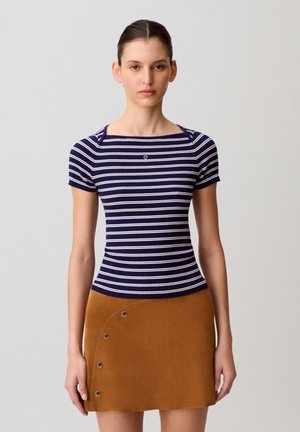 T-shirt con stampa - bicolore