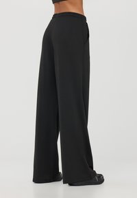 Terranova WIDE LEG CON COULISSE - Pantaloni sportivi - nero