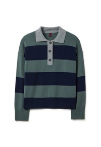 Suéter de punto con un cuello gris, con rayas horizontales en verde oscuro y azul marino. Tiene tres botones en el cuello y puños acanalados.