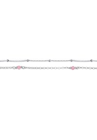 Collana in tonalità argento con tre fili; presenta accenti attorcigliati, perline e due perle decorative rosa. Gli stili di catena variabili creano un contrasto di texture.