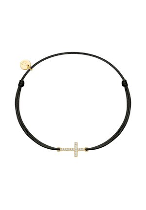 Braccialetto in corda nera con una croce dorata decorata con dettagli scintillanti, fissato con un charm dorato e caratteristiche di nodo regolabile.