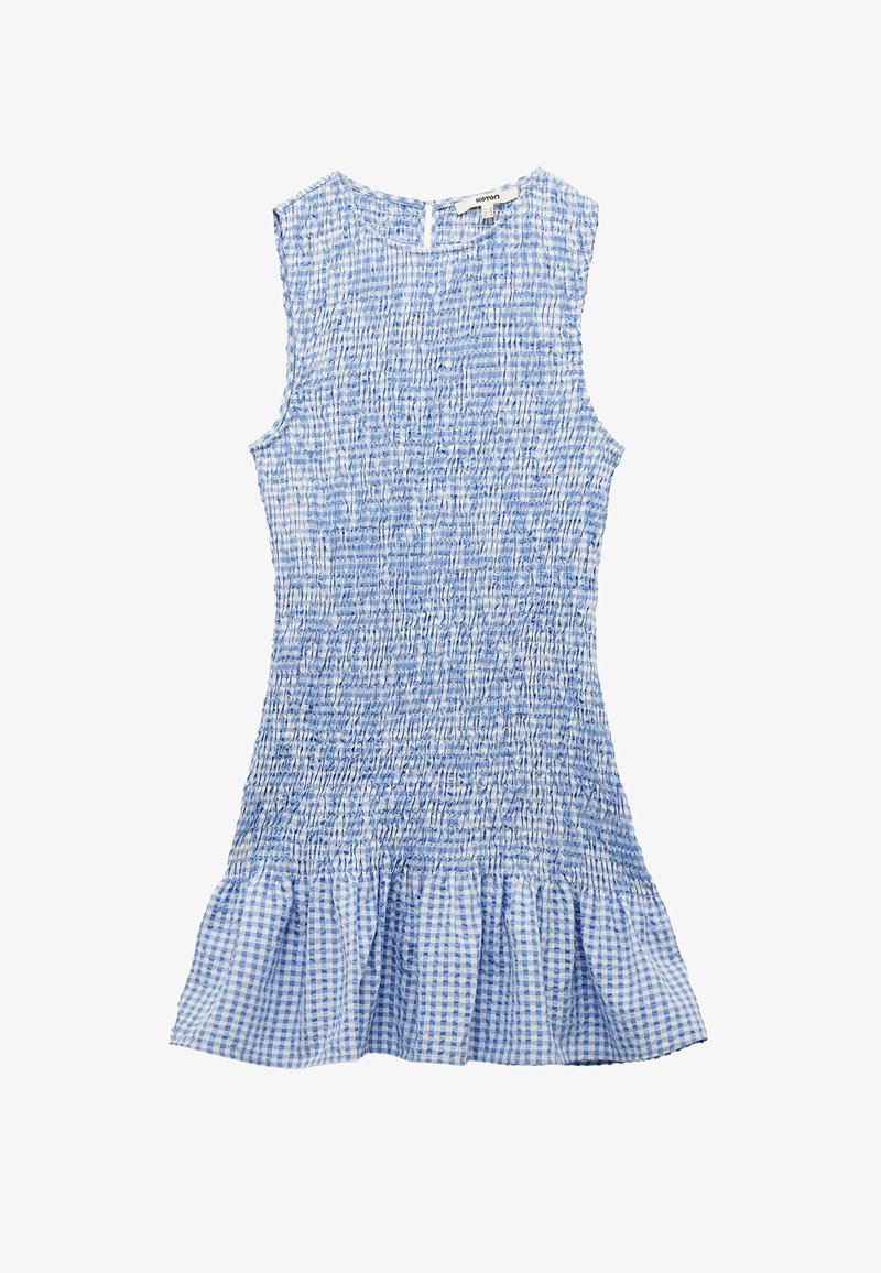Ärmelloses blaues Kleid mit einem gerafften Oberteil und einem ausgestellten Volant in Gingham-Optik. Leichter Stoff mit einer strukturierten, gekräuselten Oberfläche.