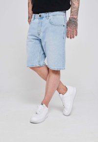 2Y Premium Džinsiniai šortai - light blue