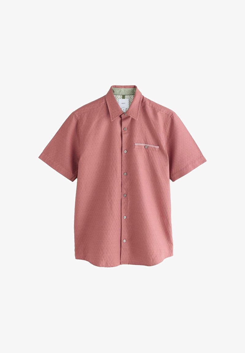 Chemise pour homme à manches courtes, boutonnée, de couleur rouge atténuée avec col intérieur à motif et poche poitrine boutonnée.
