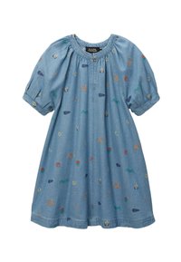 Robe en denim bleu clair avec de courtes manches bouffantes et un col rond, ornée de broderies colorées sur le thème du camping.