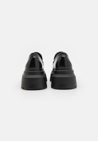 MICHAEL Michael Kors SHILOH LOAFER - Platåsko - black