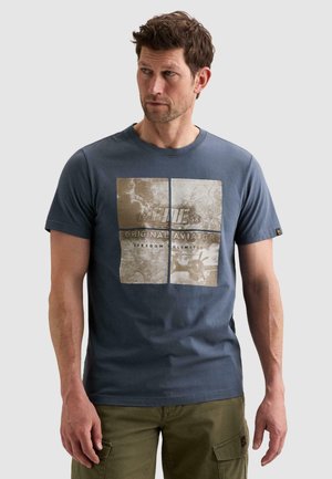 PME Legend, PME LEGEND - T-SHIRT WITH LARGE ARTWORK ON THE CHEST -  - - T-Shirt print - vintage indigo
