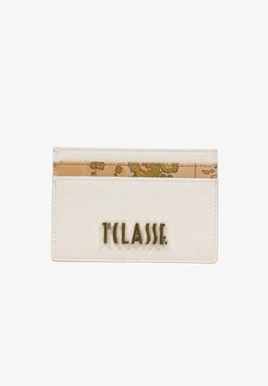 Porta carte bianco con texture, presenta una fessura superiore con una striscia beige decorata con motivo a mappa e il logo dorato "T CLASSE" al centro frontale.